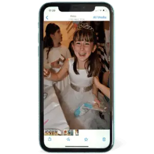 Mobile phone showing transferred photo.