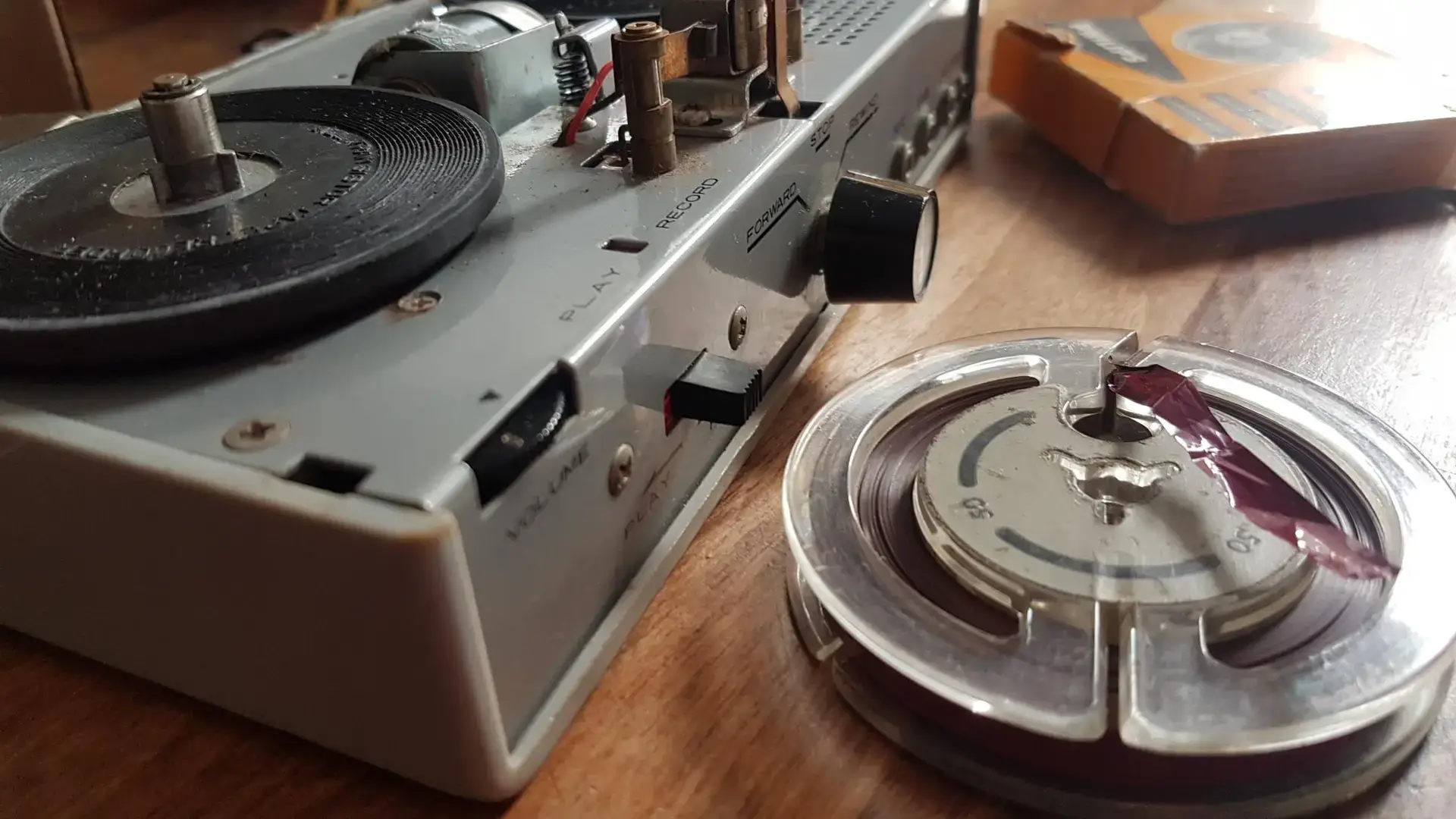 mini portable reel to reel machine © supaphoto 2023 5